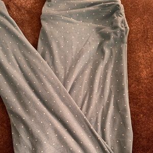 TC2 LuLaRoe Leggings, no signs of thigh wear , they are a green with polka dots